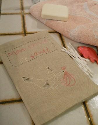 PROTEGE CARNET de SANTE "Gretel et la Cigogne"