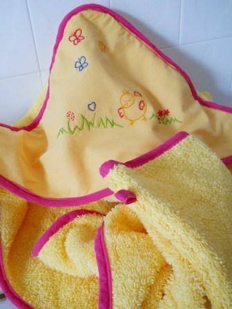 Cape de bain Piou Piou jaune et fuschia