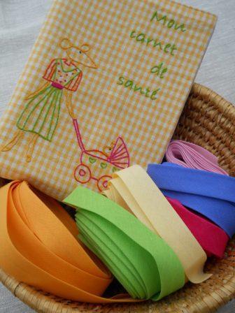 PROTEGE CARNET de SANTE "Souricette et la poussett